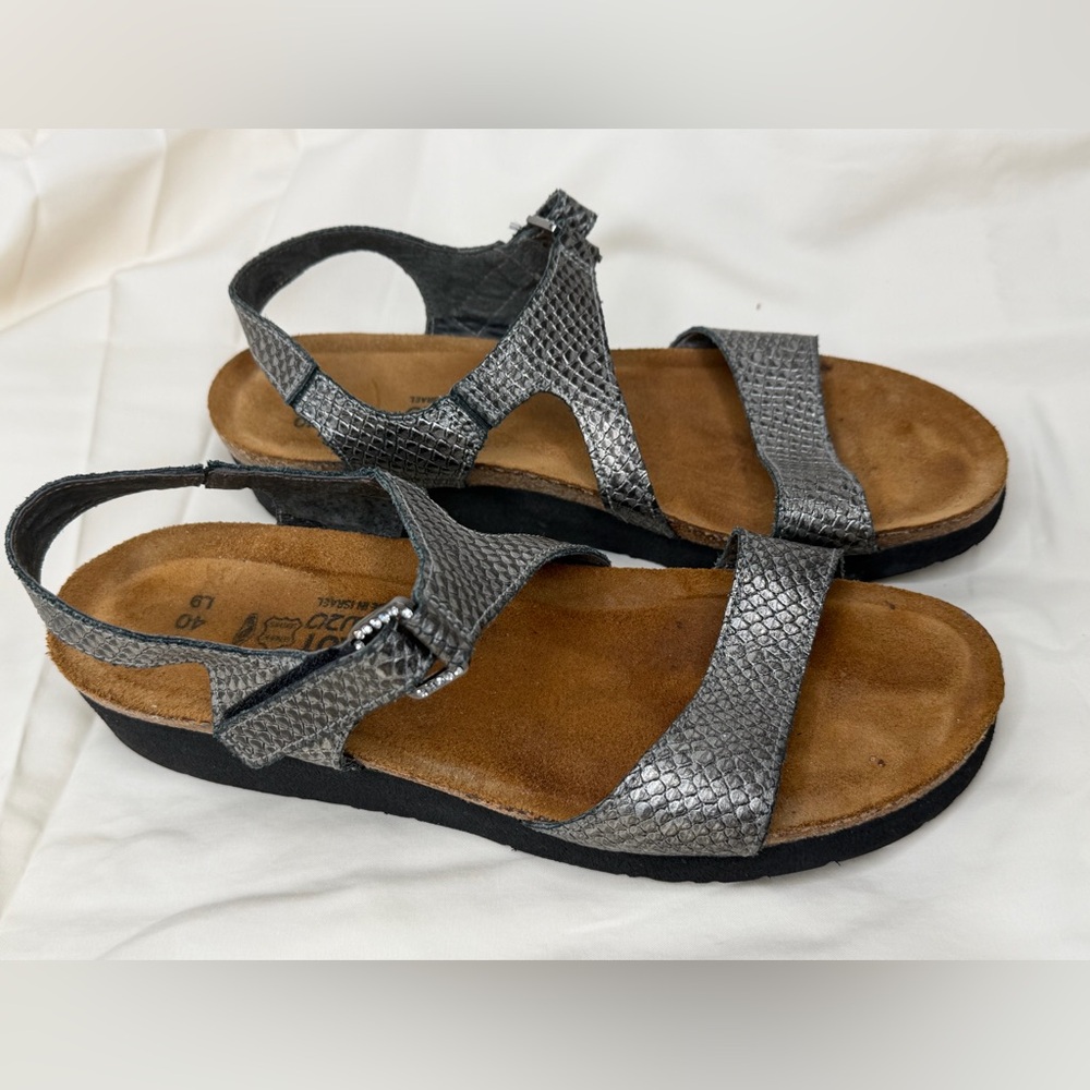 Naot Pamela Metallic Silver Snakeskin Leather Wedge Sandals EU 40 US 9 Israel